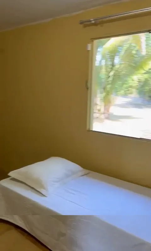 Quarto com janela para o verde — Chalé Água-Pé, Sítio Bambu Rede