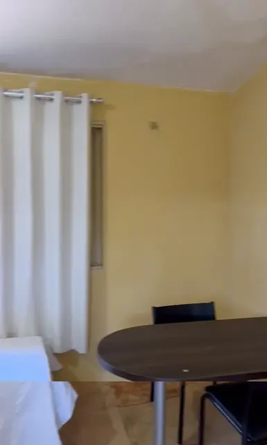 Mesa junto à janela — Chalé Água-Pé, Sítio Bambu Rede